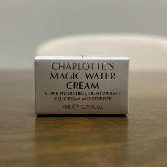 Charlotte Tilbury Magic Water Cream Gel-Cream Moisturiser 7ml (0433) - Picture 2 of 12